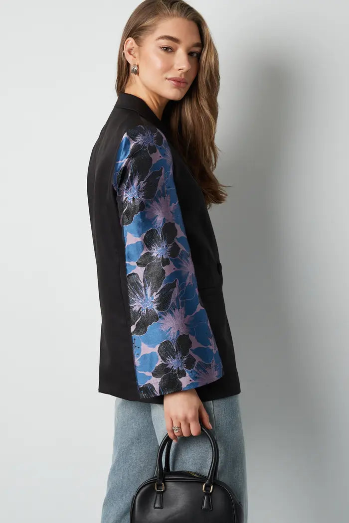 Zwarte blazer met jacquard mouwen - Blauw